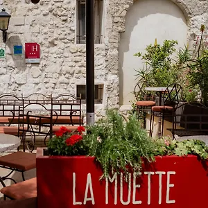 La Muette 3*, Arles France
